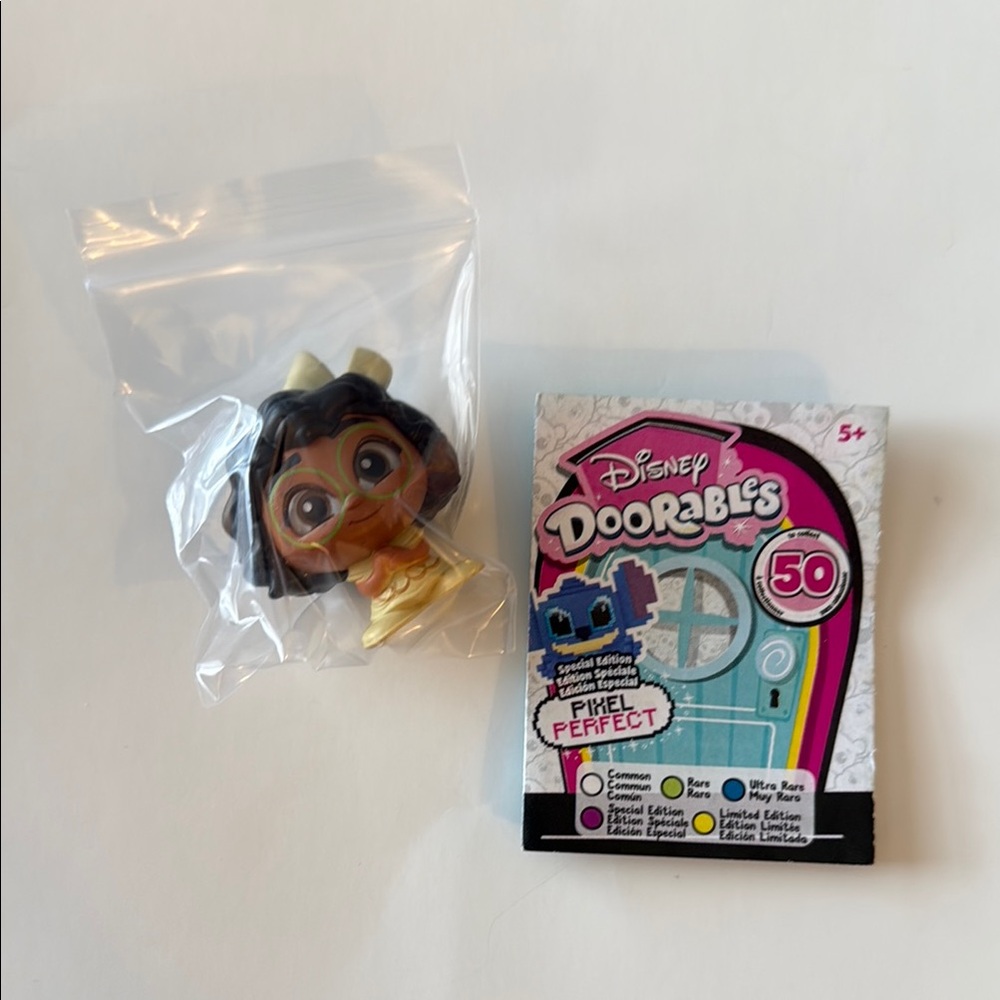 Disney Doorables Pixel Perfect Nina Mirabel Figure
